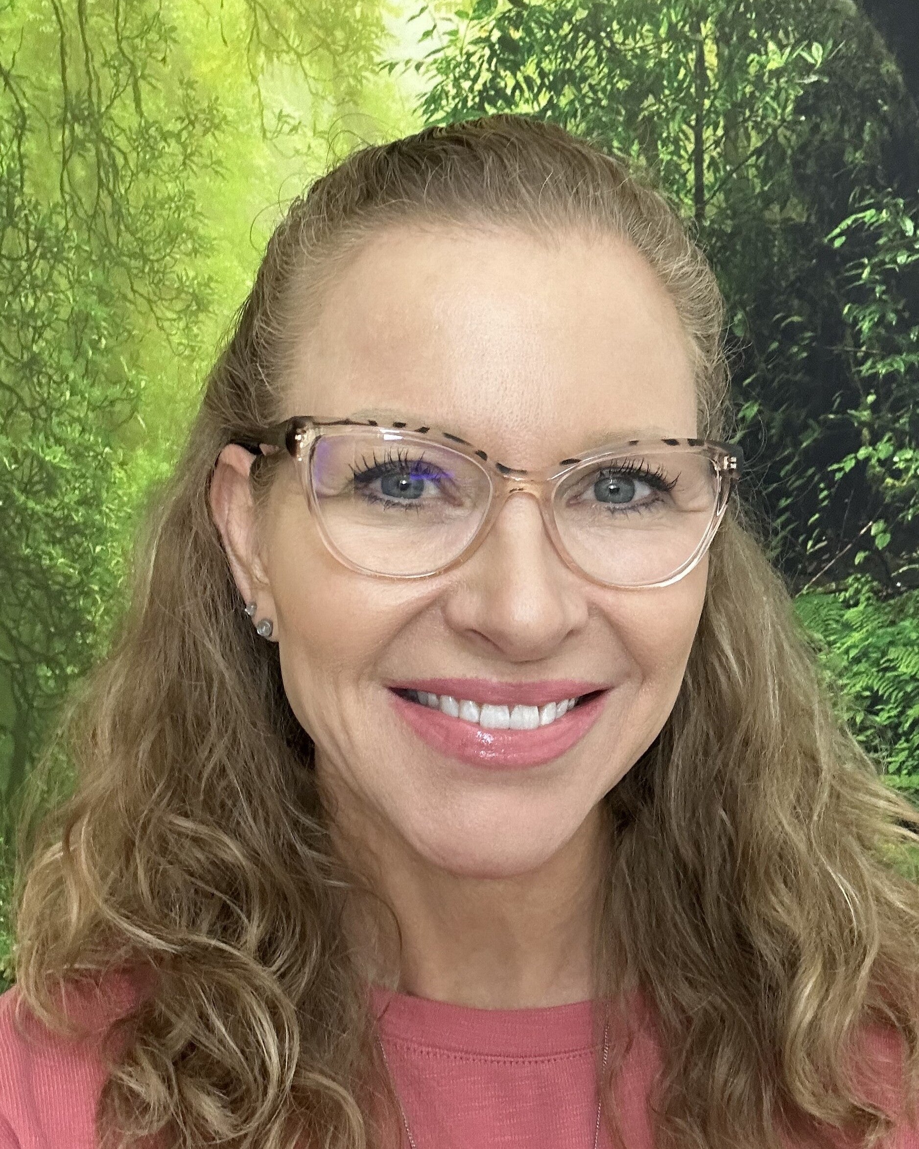 Dr. Lara Larson